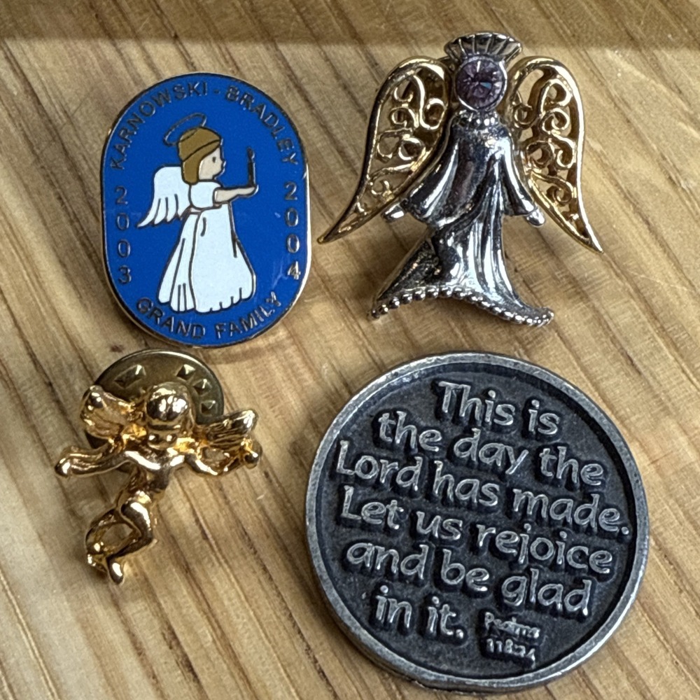 4a- Lot Of 3 Angel Pins 1 Lord Token 2004
